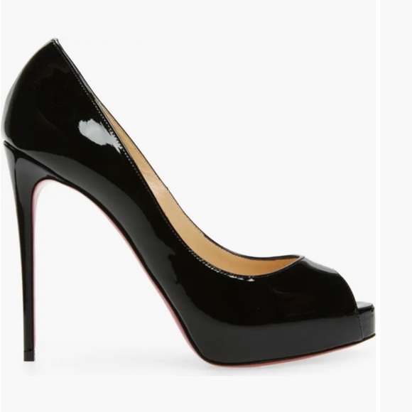 Christian Louboutin's iconic red sole. Head turning Black heels - Picture 3 of 11